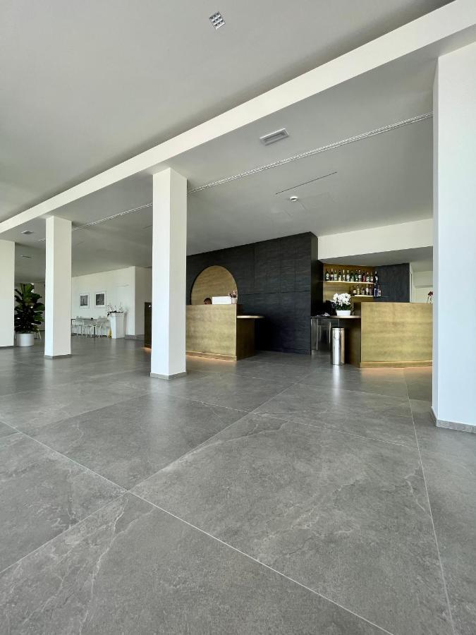 סניגליה Hotel Cristallo מראה חיצוני תמונה