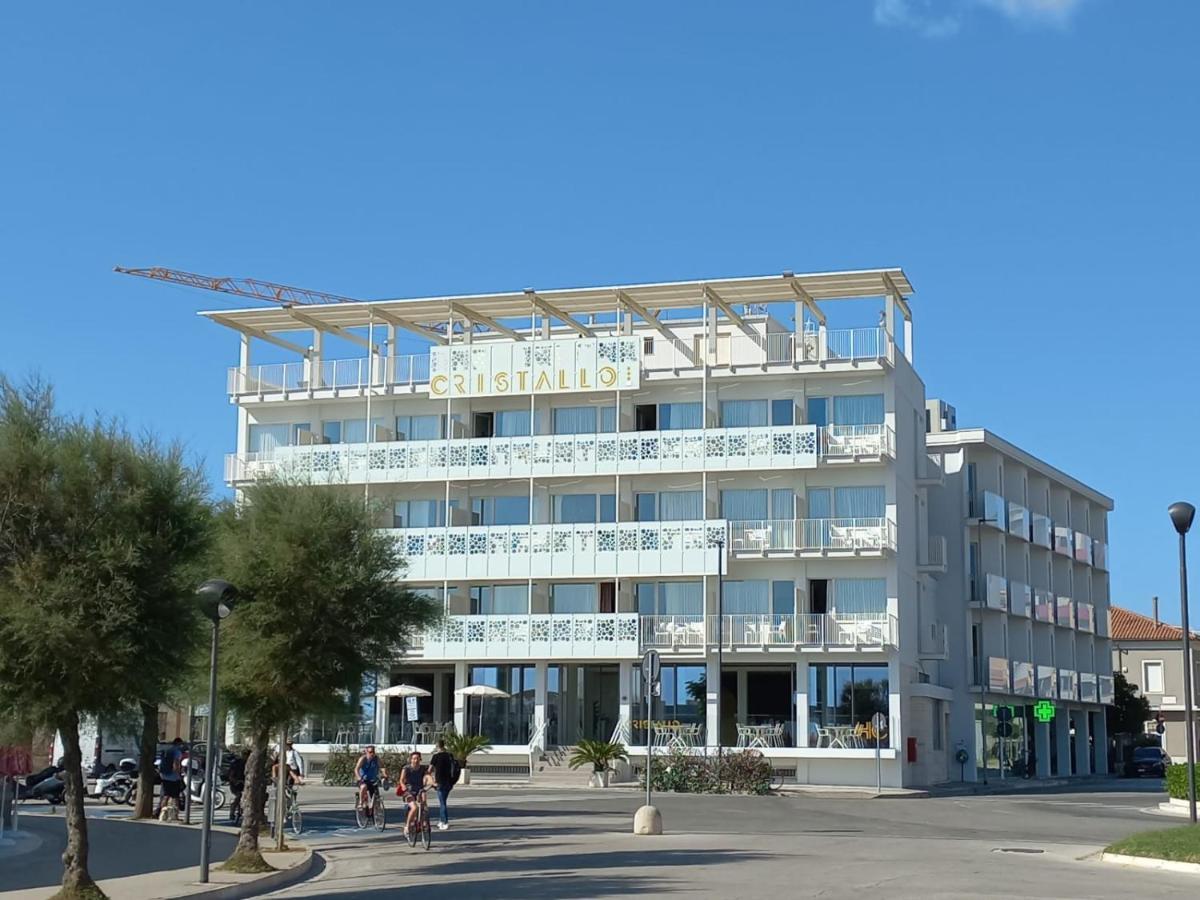 סניגליה Hotel Cristallo מראה חיצוני תמונה