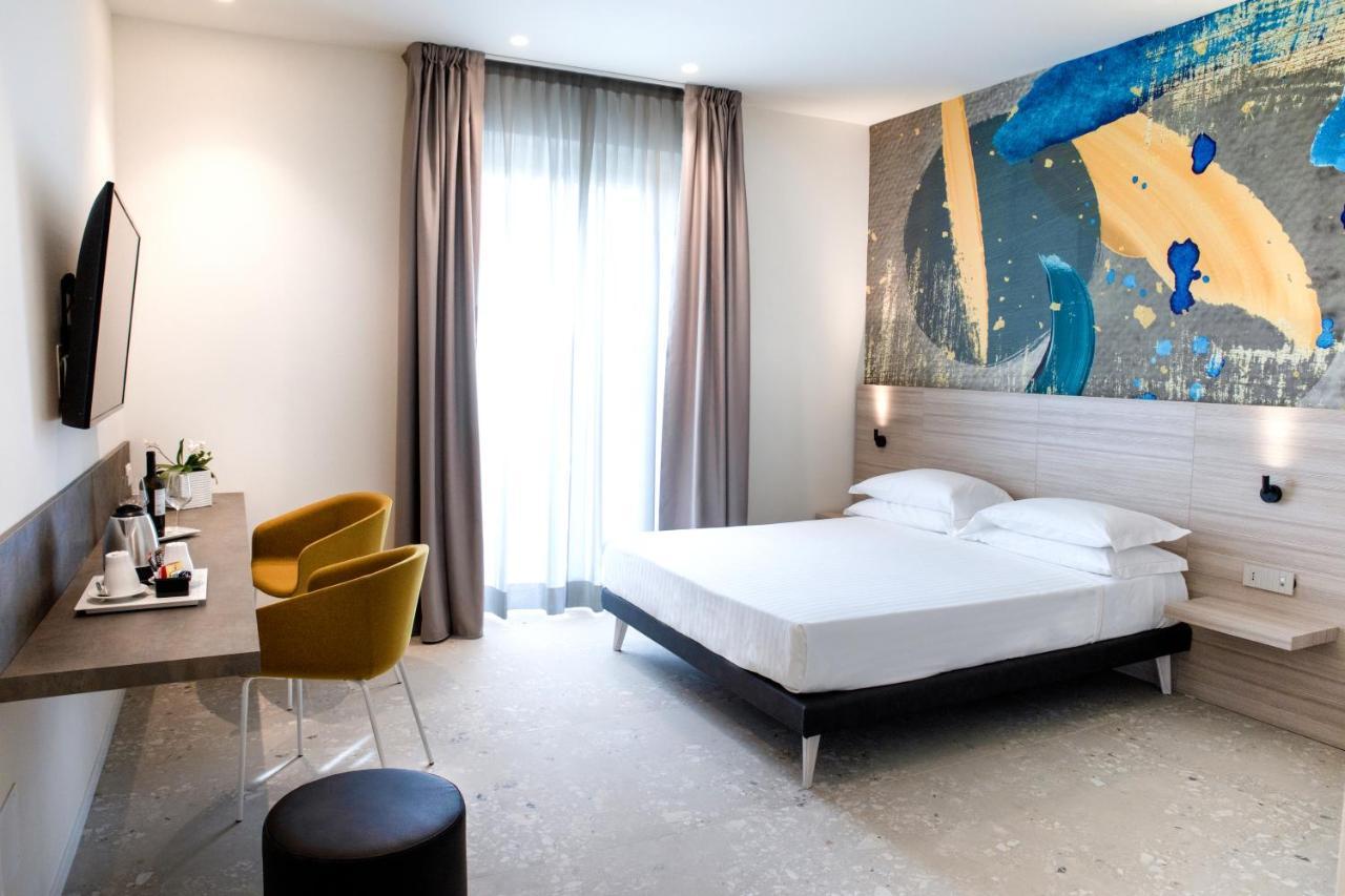 סניגליה Hotel Cristallo מראה חיצוני תמונה