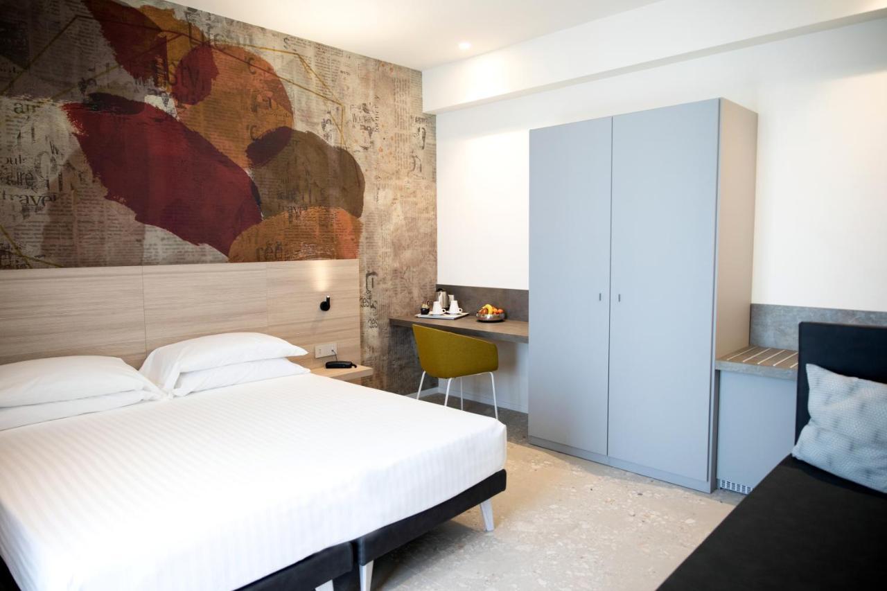 סניגליה Hotel Cristallo מראה חיצוני תמונה
