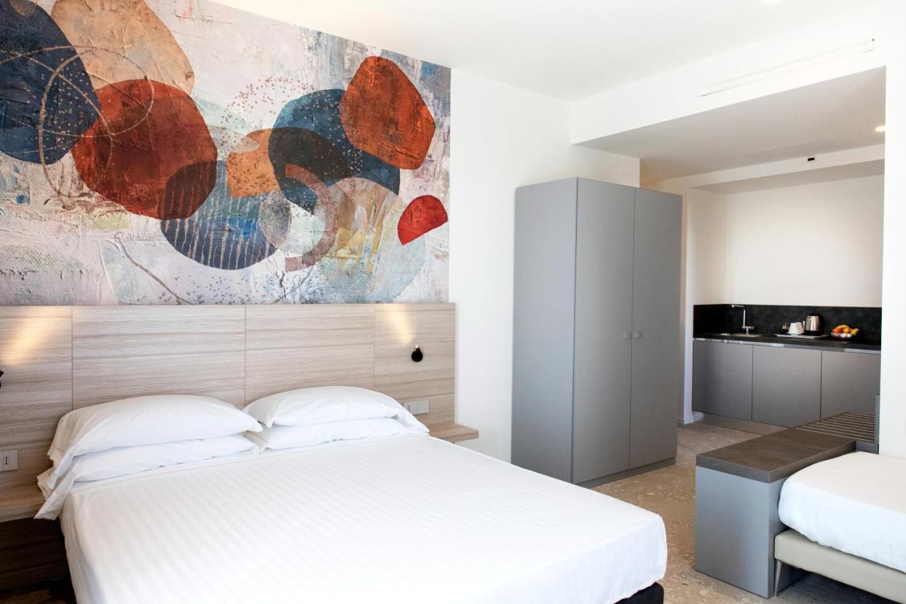 סניגליה Hotel Cristallo מראה חיצוני תמונה