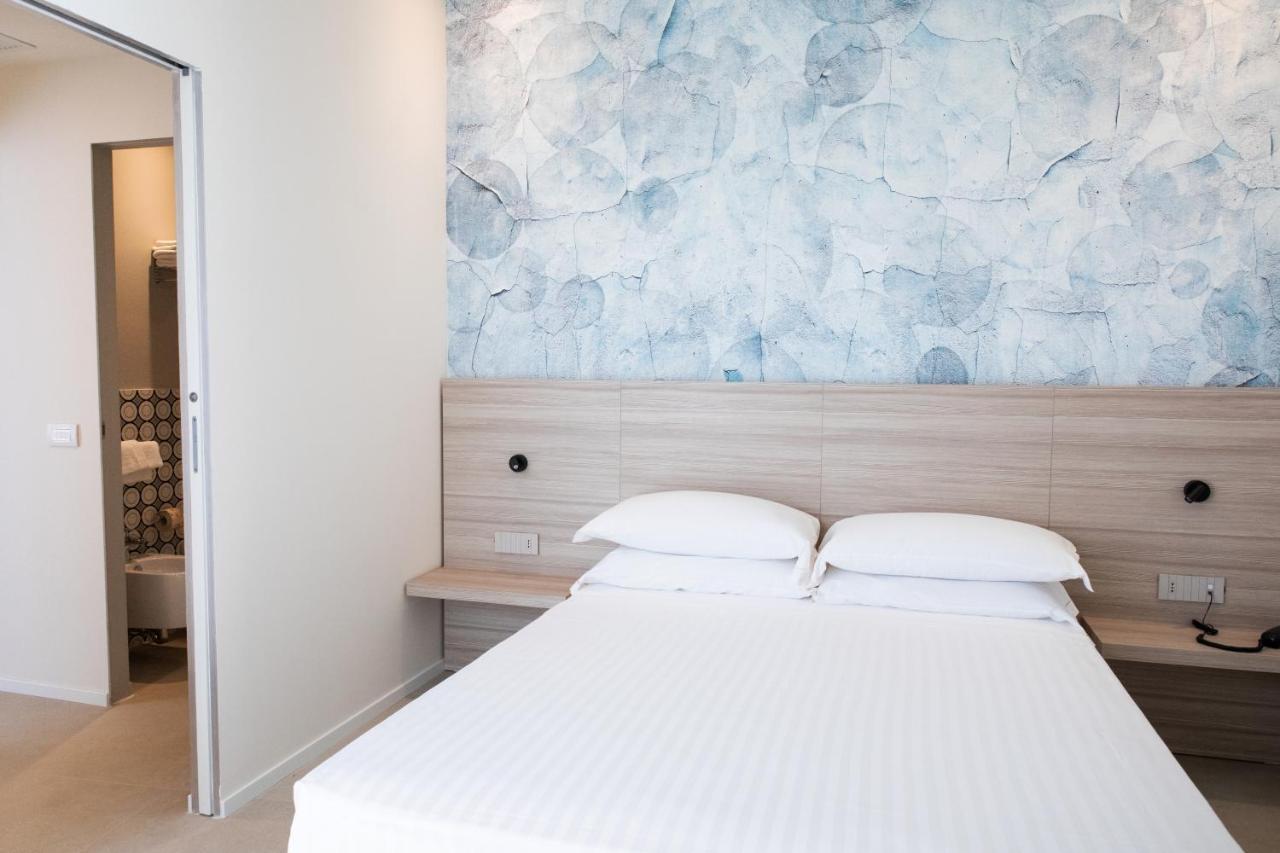 סניגליה Hotel Cristallo מראה חיצוני תמונה