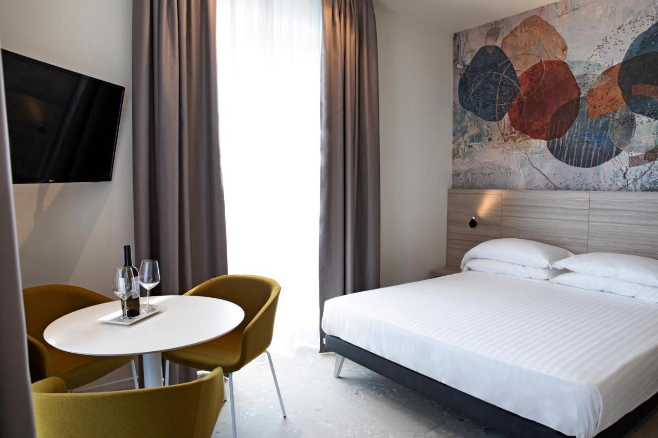 סניגליה Hotel Cristallo מראה חיצוני תמונה