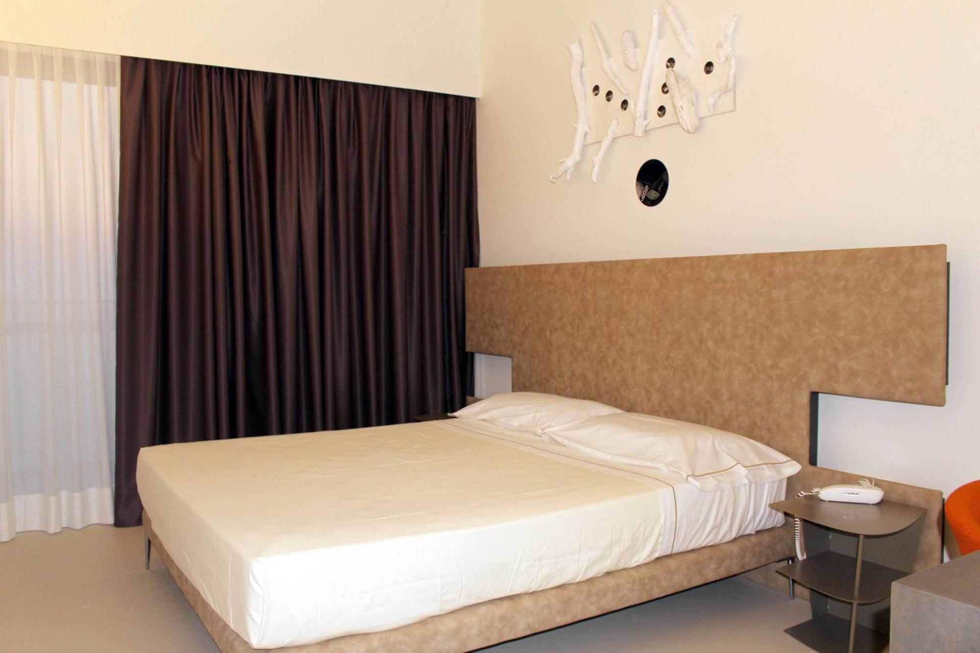 סניגליה Hotel Cristallo חדר תמונה