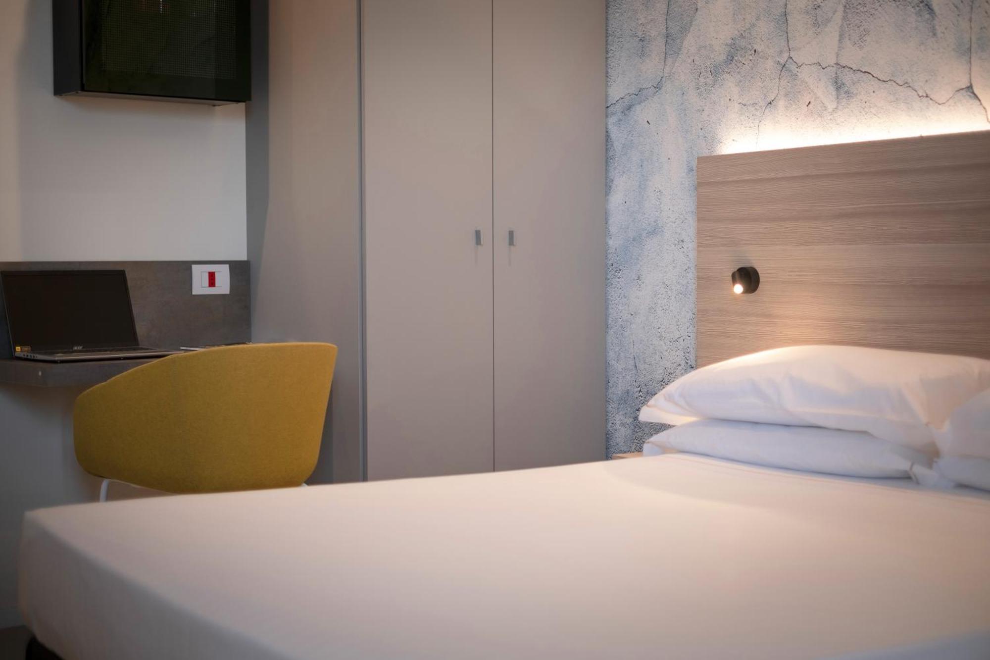 סניגליה Hotel Cristallo מראה חיצוני תמונה