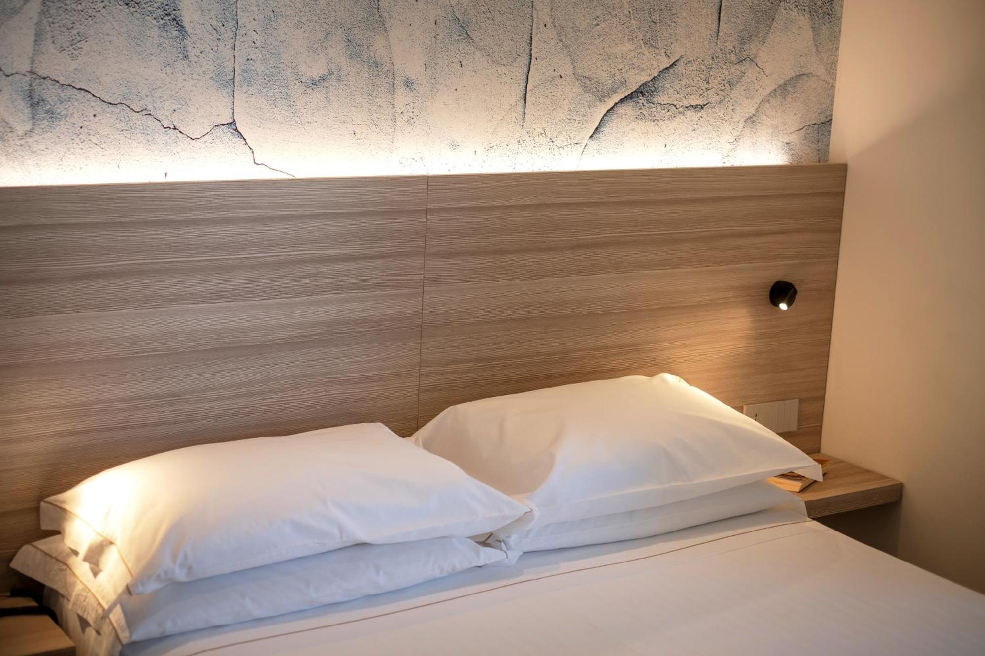 סניגליה Hotel Cristallo מראה חיצוני תמונה