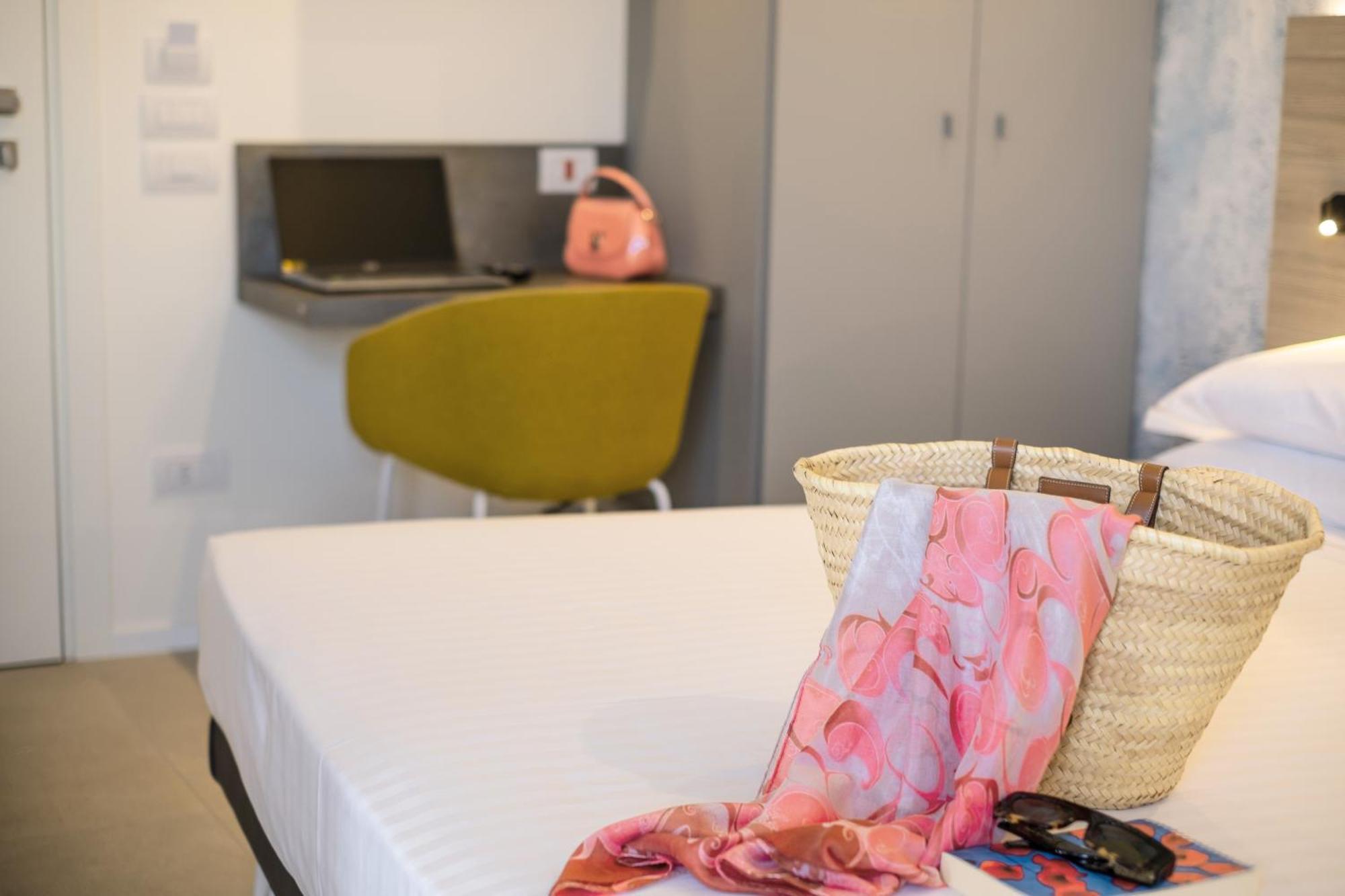סניגליה Hotel Cristallo מראה חיצוני תמונה
