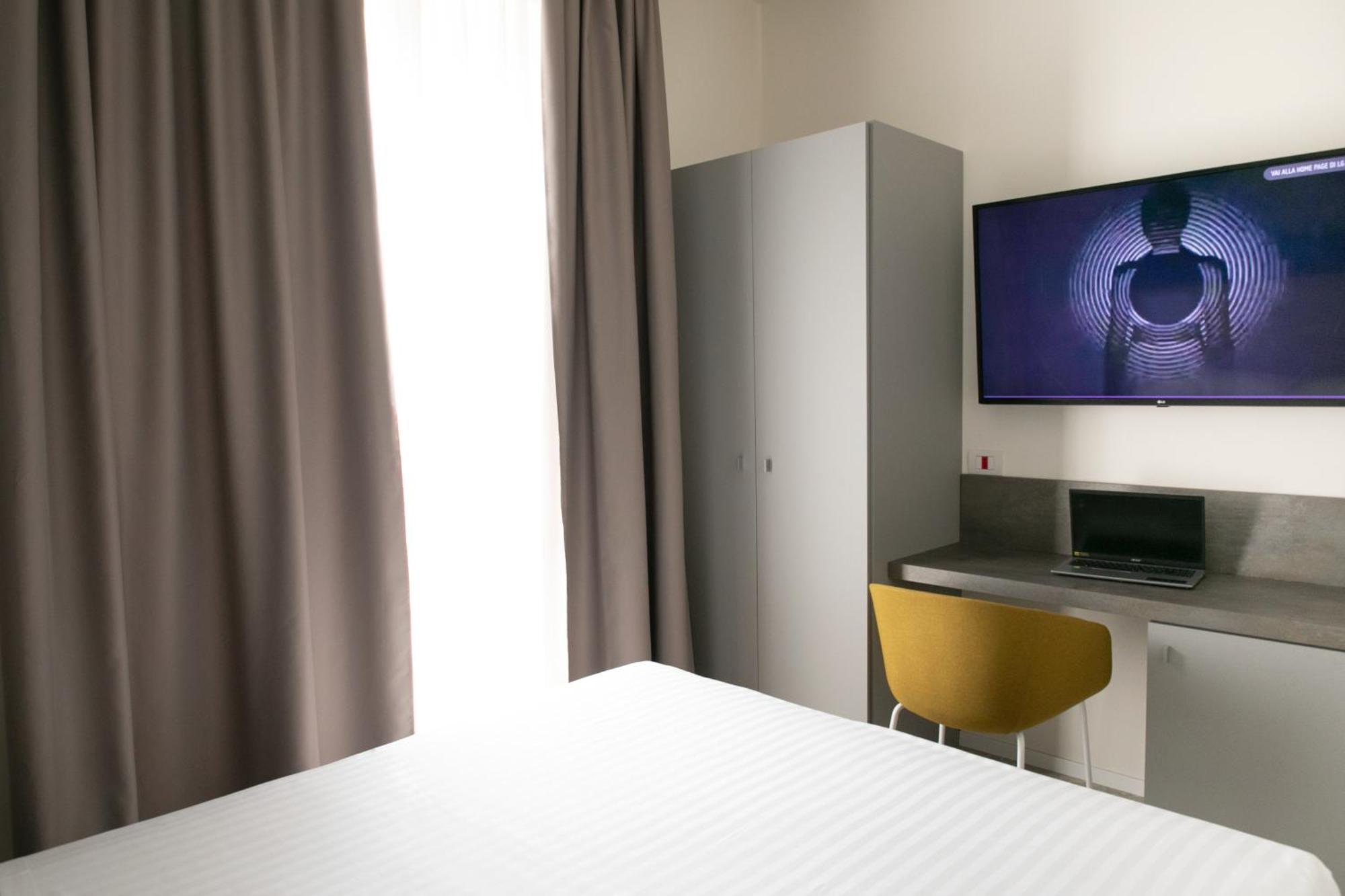 סניגליה Hotel Cristallo מראה חיצוני תמונה