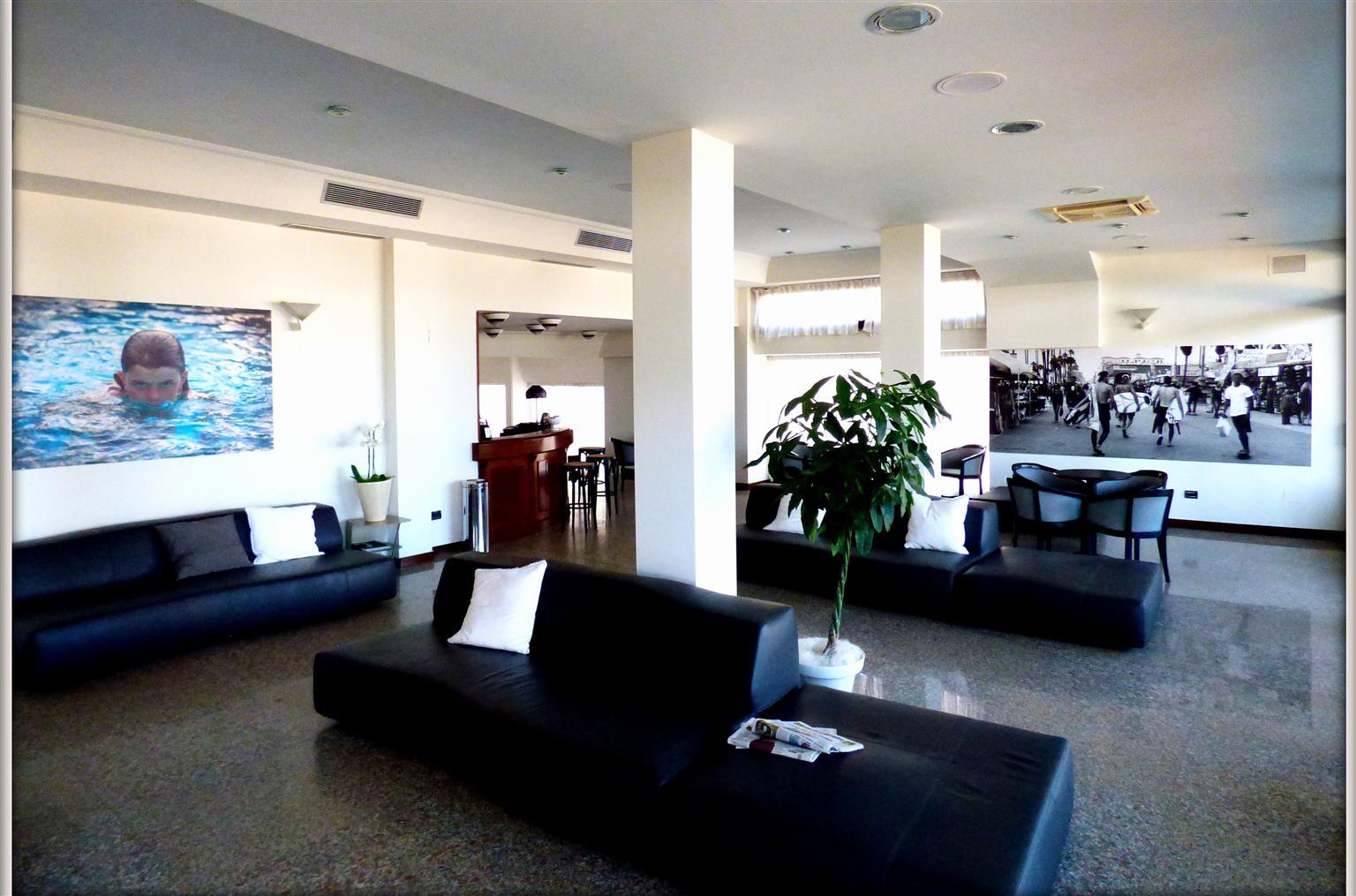 סניגליה Hotel Cristallo מראה חיצוני תמונה